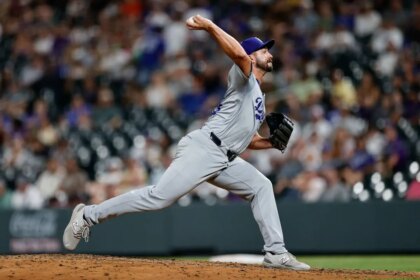 Dodgers DFA Reliver, optional Bobby Miller, sign Chris Stratton
