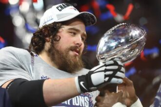 David Andrews, longtime Patriot Center, two-time Super Bowl champion announces retirement