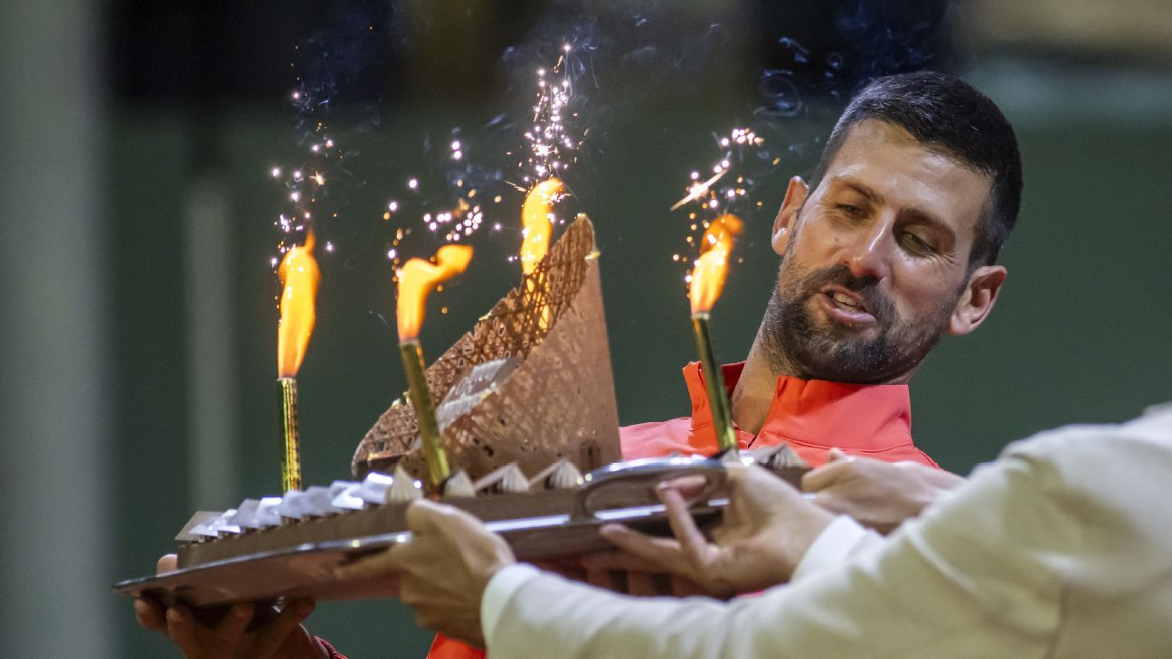 Djokovic celebrates his 38th birthday with a victory over Arnardo