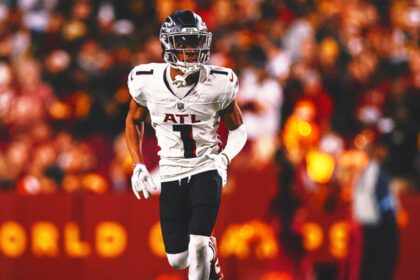 Darnell Mooney of the Falcons: "I didn't come here for 1,000 yards. I came here to win."