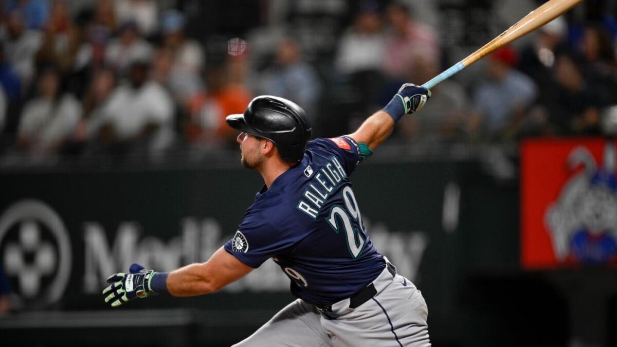 Free MLB Player Props, odds for May 31: Cal Raleigh use, Saturday's MLB Pick Fade Dylan