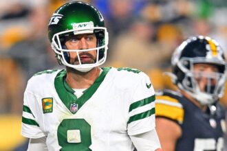 Aaron Rodgers has not told the Steelers positively that he is signing with them according to the report