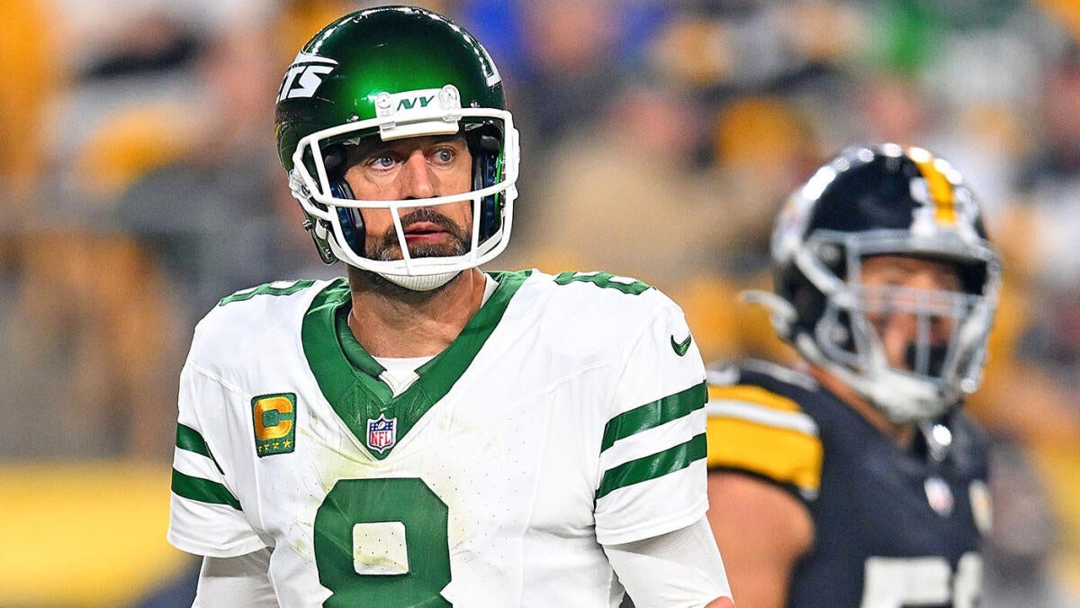Aaron Rodgers has not told the Steelers positively that he is signing with them according to the report