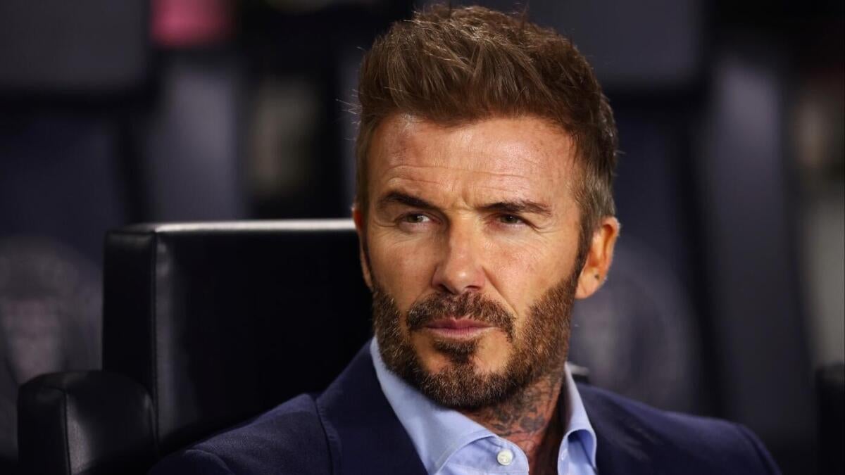 David Beckham criticizes fans who "disrespect" Manchester United players: "It's not okay in my eyes."