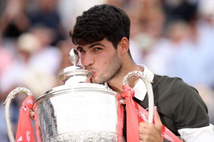 Carlos Alcaraz holds down Giri Lehecca for Queen's Club crown