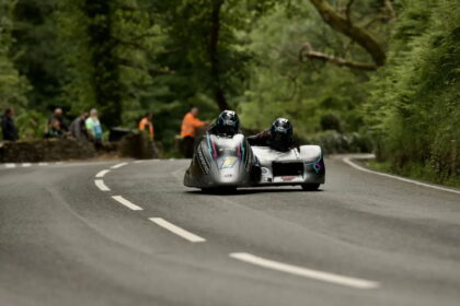 2025 Man TT: First Sidecar 121mph Lap Set Crows Dominate for Winning