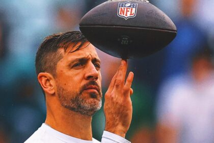 Aaron Rodgers agrees to deal with the Steelers after months of free agency