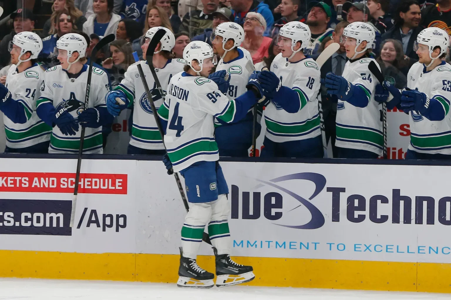 The Abbotsford Canucks defeat the Texas Star and advance to the Calder Cup Finals