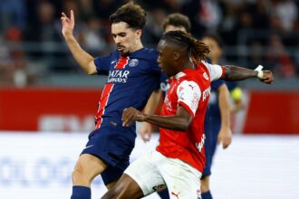 Aston Villa takes part in battle for the "Fantastic" midfielder and trades £8 million