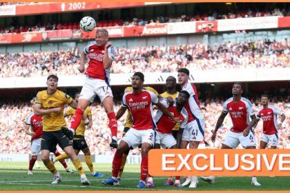 Arsenal players defending