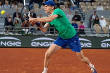 Carlos Alcaraz vs. Jannik Sinner Odds, Prediction, Time: Expert reveals 2025 French Open Final Pick