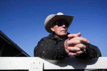 Fans are saddened by news of the death of the legendary horse trainer