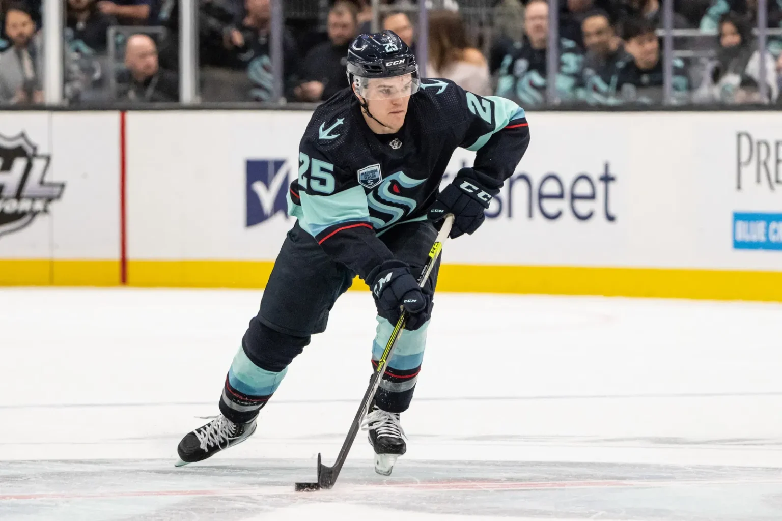 Former Kraken Forward signs a one-year contract with the Swedish team