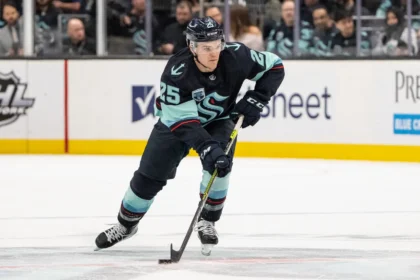 Former Kraken Forward signs a one-year contract with the Swedish team