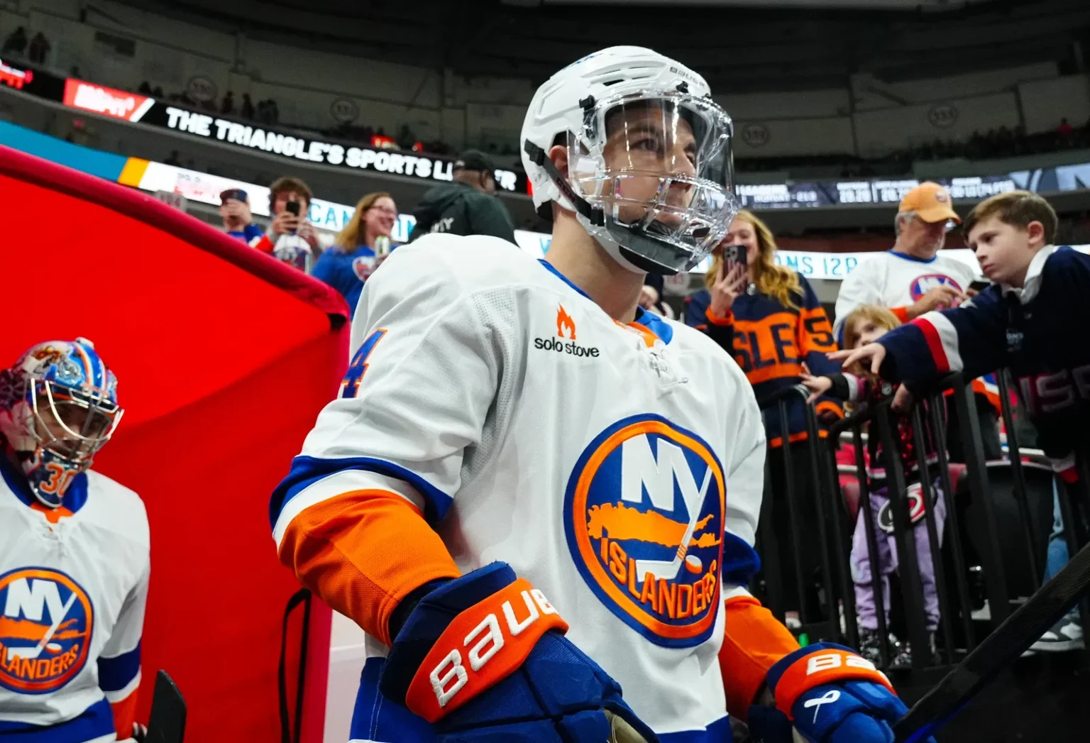 Report: Islanders will not trade Jean Gabriel Pago