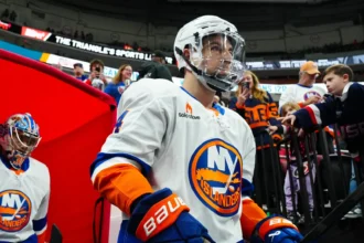 Report: Islanders will not trade Jean Gabriel Pago