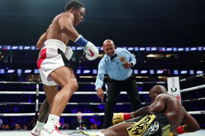 Floyd Schofield brushes negativity and gets a thunderous knockout from Tevin Farmer within a minute