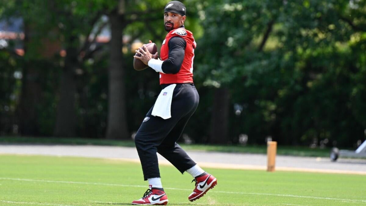 What I learned at Eagles Otas: Beware of Jalen Hurts' deep balls. Vic Fangio spills tea about defense