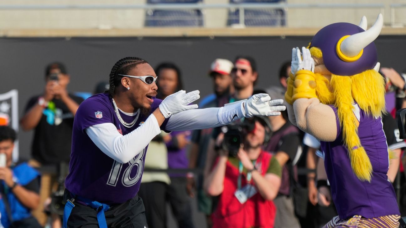 10 Ways to Make Your Fantasy Football League More Fun