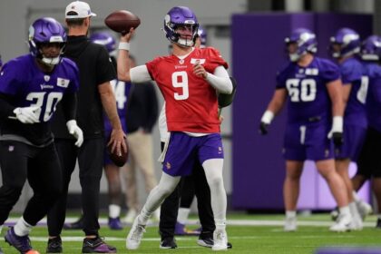 How is Vikings testing JJ McCarthy back into the field?