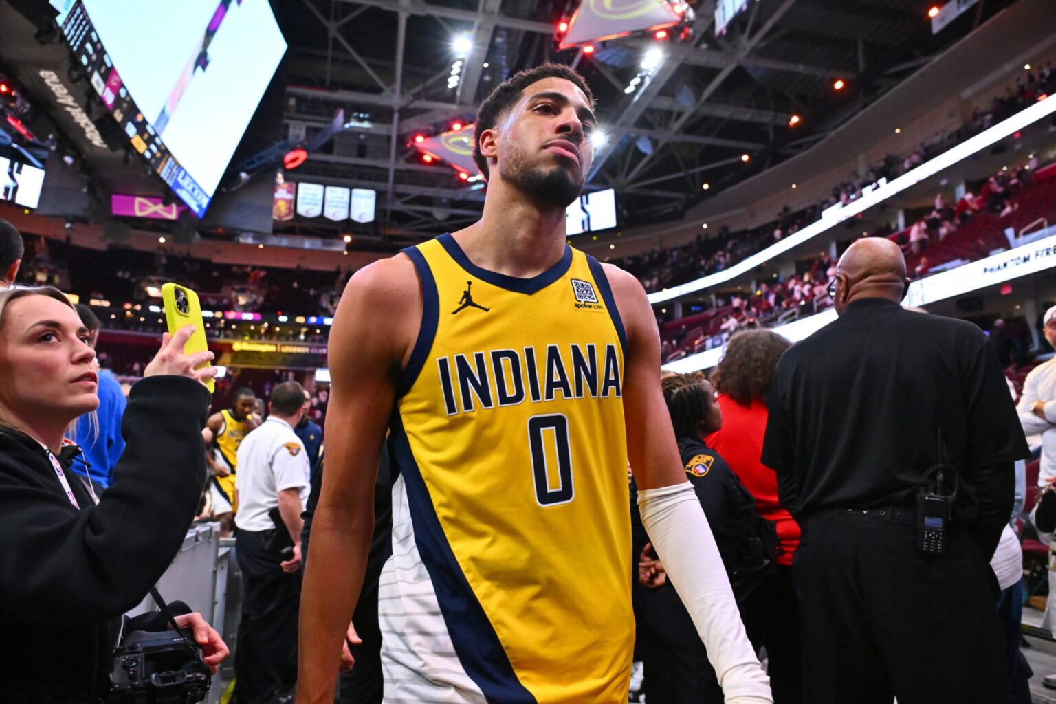 Indiana Pacers fans are worried that Tyrees Halliburton saw after his Game 2 press conference
