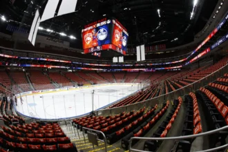 The Hockey News Playoff Frenzy Live: Join the chat to host the Panthers in Game 1 of the Cup Final