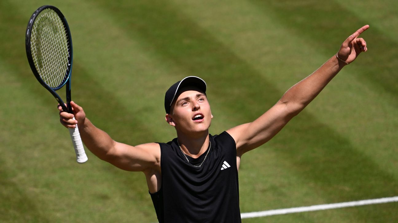 Justin Engel, 17, youngest grass court quarterfinalist since 1985
