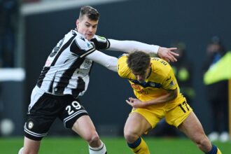 Leeds makes £8.5 million offer to sign "excellent" ace after bijol