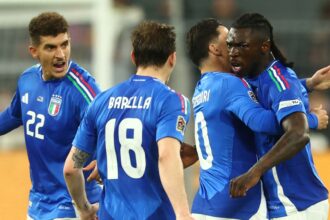 Man Utd offers huge pay for unexpected strikers