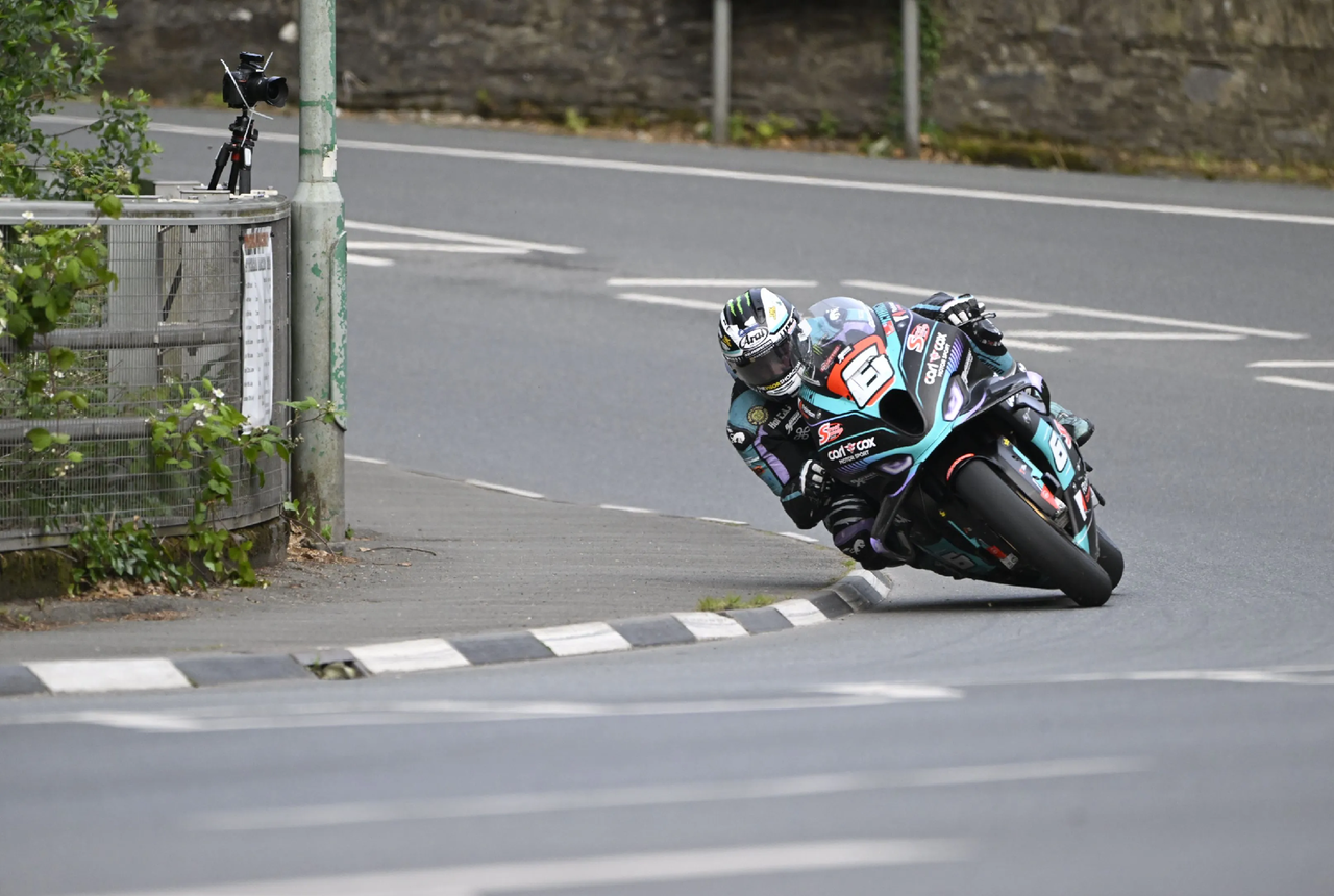 Man of Mantt Ace Michael Dunlop Tund Range 100 Return Wins