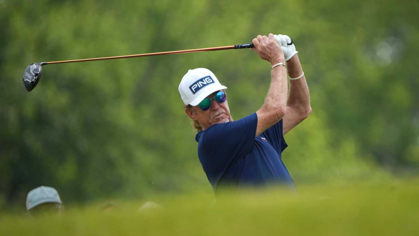 Miguel Angel Jimenes Force Playoffs won the Cowrig Company Championship with 20 footers