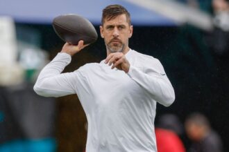 Source - QB Rogers with Steelers signs a one-year, $13.65 million deal
