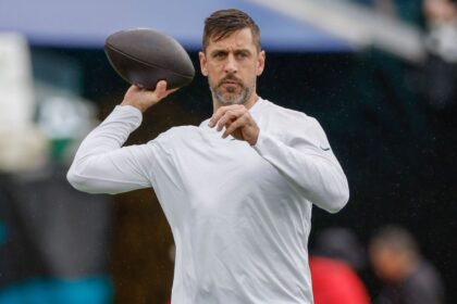 Source - QB Rogers with Steelers signs a one-year, $13.65 million deal