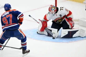 Former Flyers goalkeeper Sergei Bobrovsky makes history for the NHL playoffs
