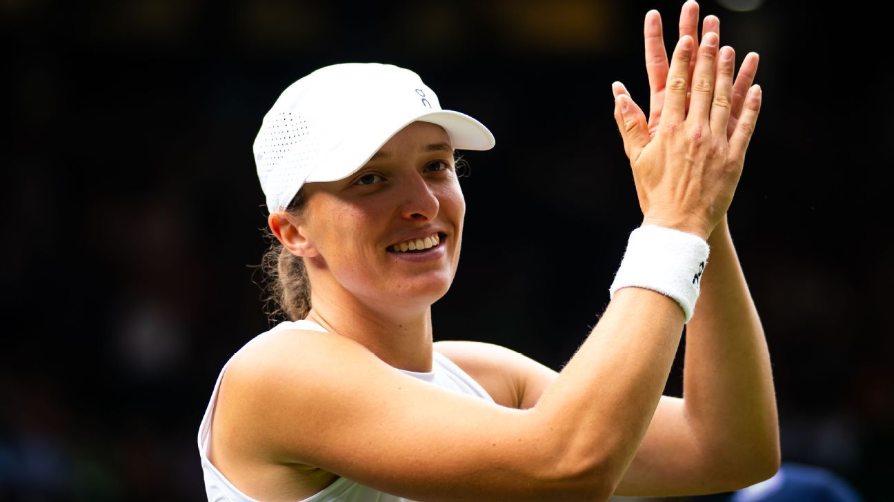 Iga Swiatek fights to reach the third round at Wimbledon
