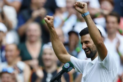 Jjokovic beat Federer's Navratilova for the 100th Wimbledon