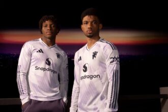 Man United Bring Back Classic '90s' Snowflake 'Away Kit 2025-26
