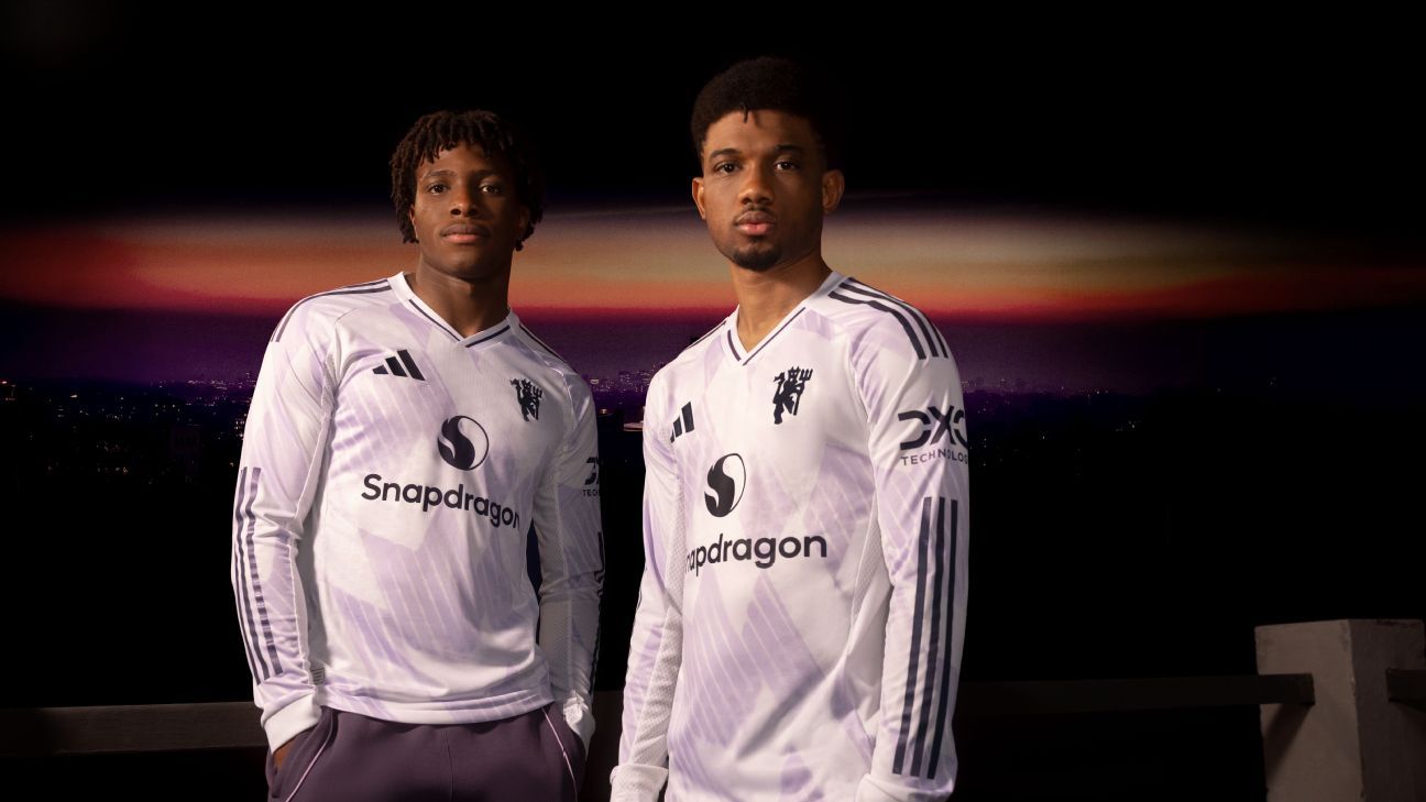 Man United Bring Back Classic '90s' Snowflake 'Away Kit 2025-26
