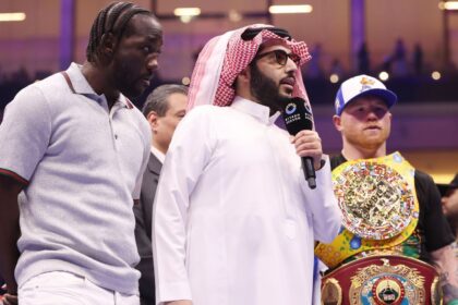 Alalshikh offers a bonus if Canelo or Crawford wins with knockouts