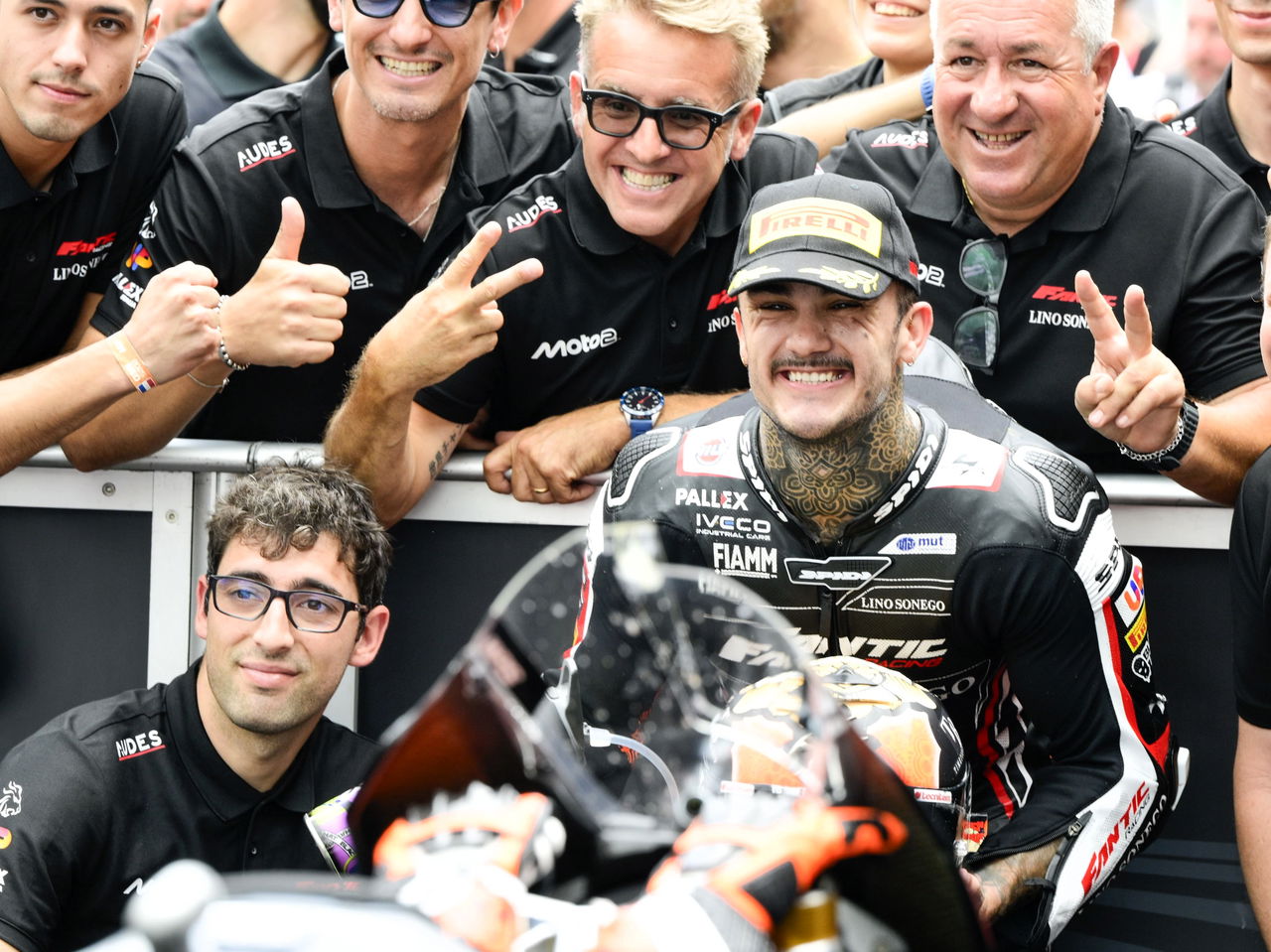 Aron Canet describes the broken Moto2 screen: "It compromised my final attack."
