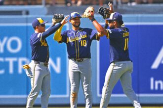 Last night in baseball: The Brewers win the 10th straight, clean the Dodgers and win the Ty Cubs
