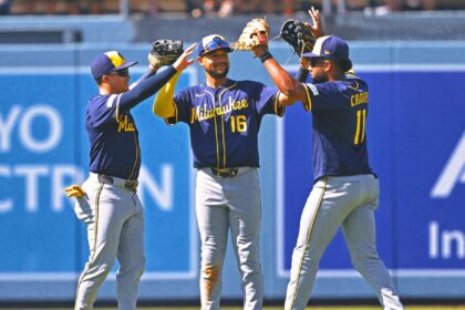 Last night in baseball: The Brewers win the 10th straight, clean the Dodgers and win the Ty Cubs
