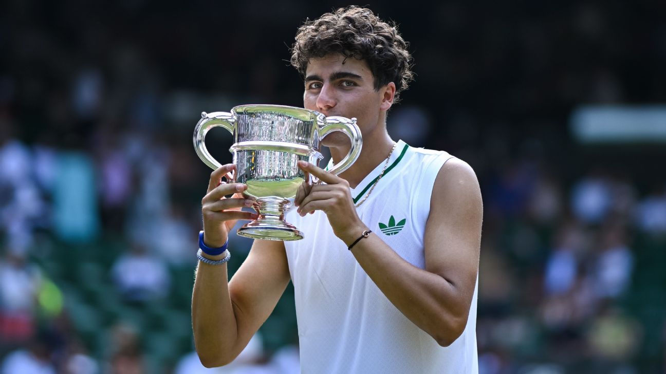 Bulgarian Ivan Ivanov won the Wimbledon Junior Singles title