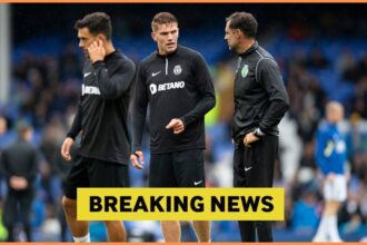 Viktor Gyokeres warming up with his Sporting teammates