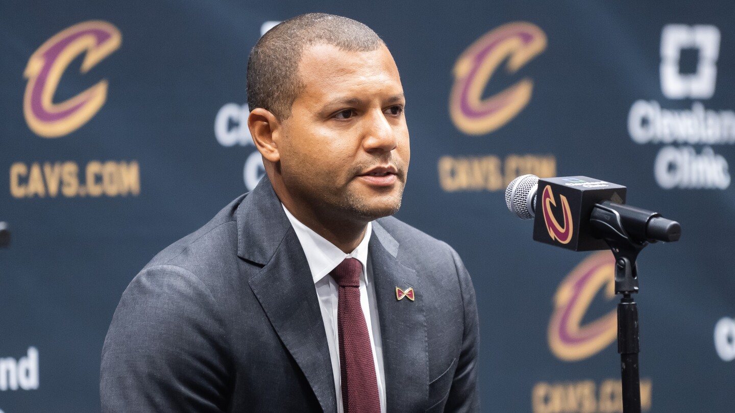 Cavaliers extend contract for president of basketball operations Coby Altman