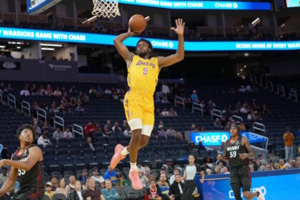 Watch: Bronnie James throws off an impressive one-handed slam in her summer league debut in 2025