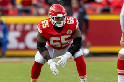 Sources - Chief Guard Tray Smith agrees to a $94 million deal for four years