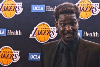 DeAndre Ayton on criticism after joining the Lakers: "It fuels me."