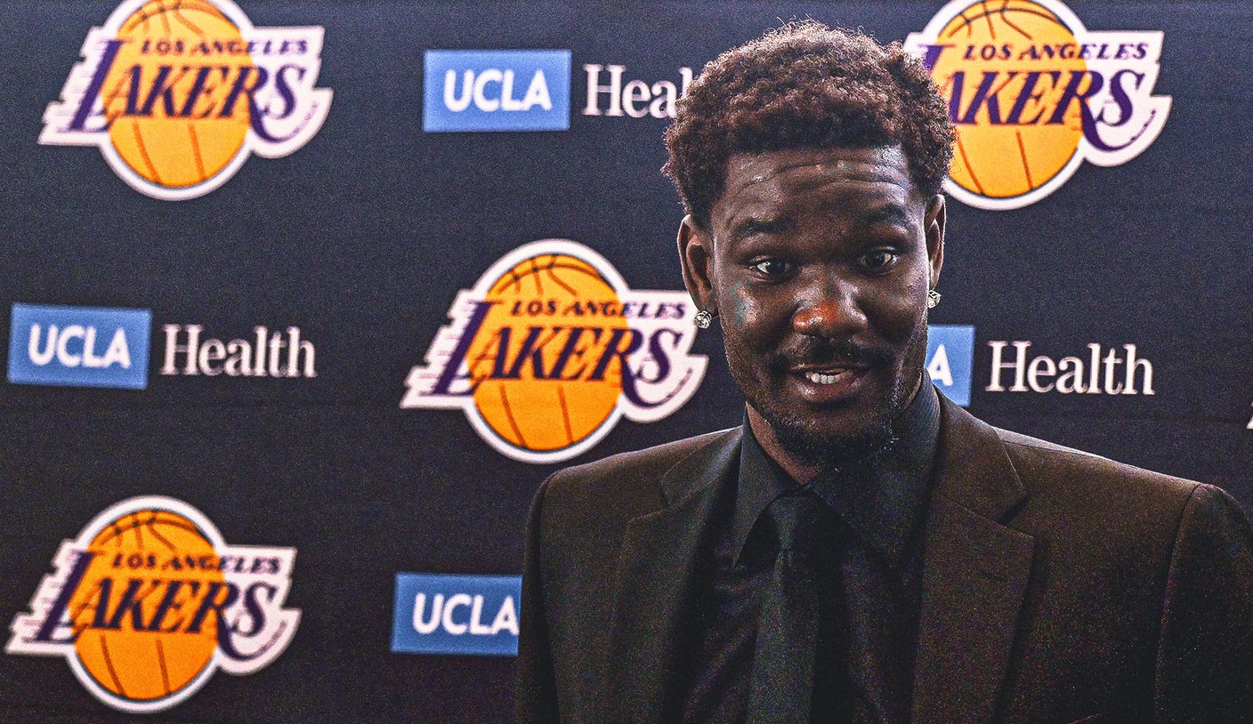 DeAndre Ayton on criticism after joining the Lakers: "It fuels me."