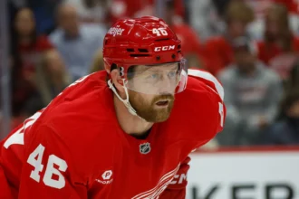 "It was easy": defensive man Jeff Petry talks about his decision to join the Panthers and pursue the Stanley Cup.